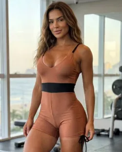 Macaquinho Fitness Milena Marrom Claro Texturizado