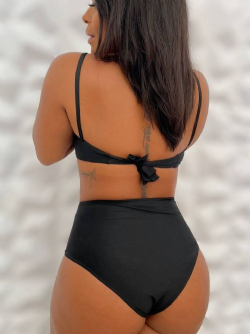 Conjunto Blogueirinha de N� e Calcinha Kris Preto