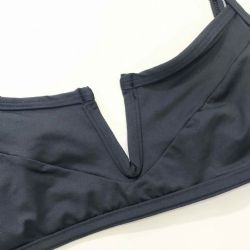 Top V biqu�ni preto